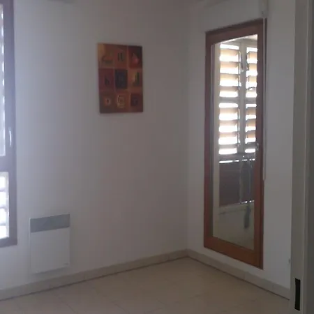 Le Village 76 M2 Climatisation 1Er Arrondissement Gare A Pied Box Parking Possible Marsilya